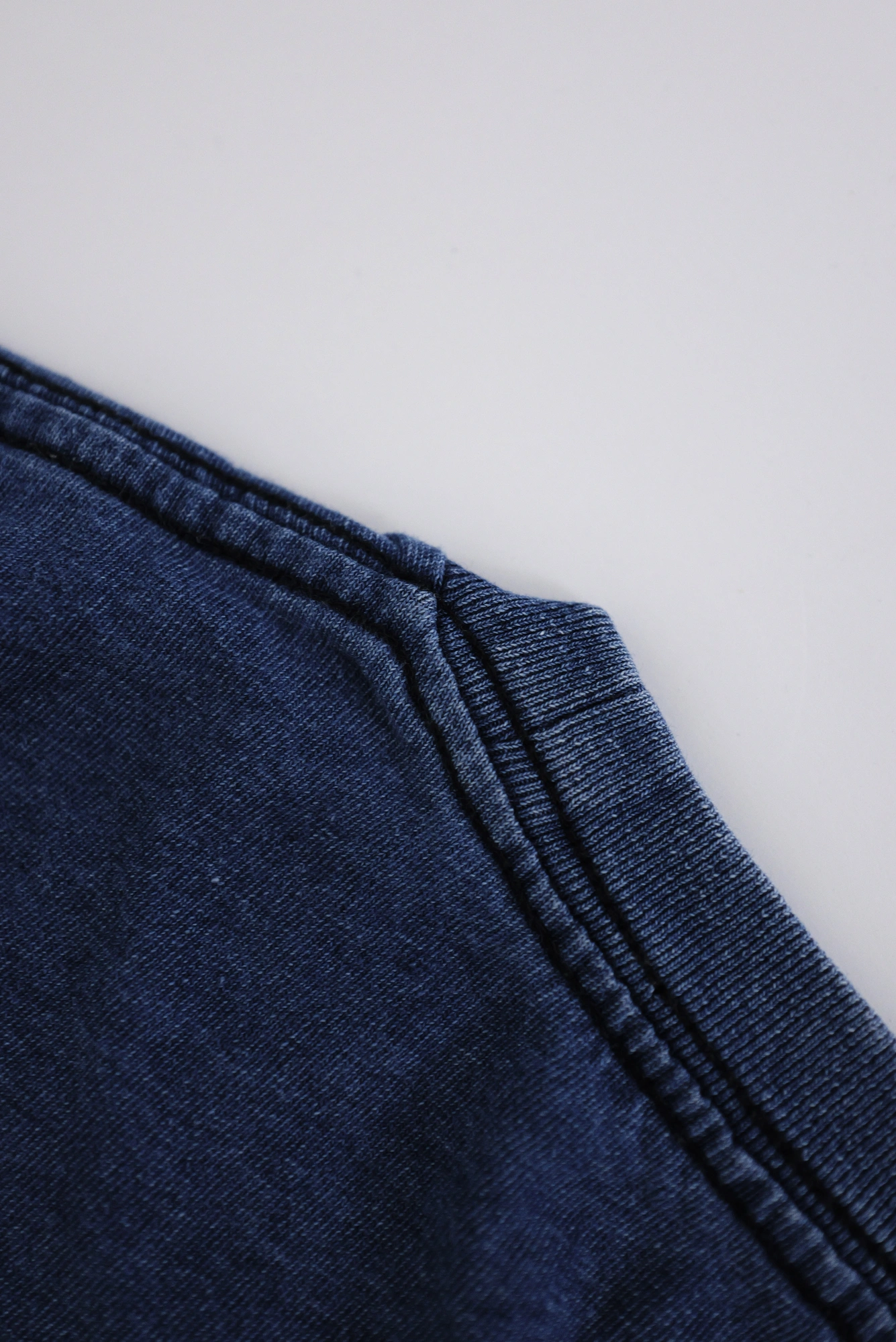 BLUE BLUE JAPAN Tee shirt Marine vintage, passéist — photo 15