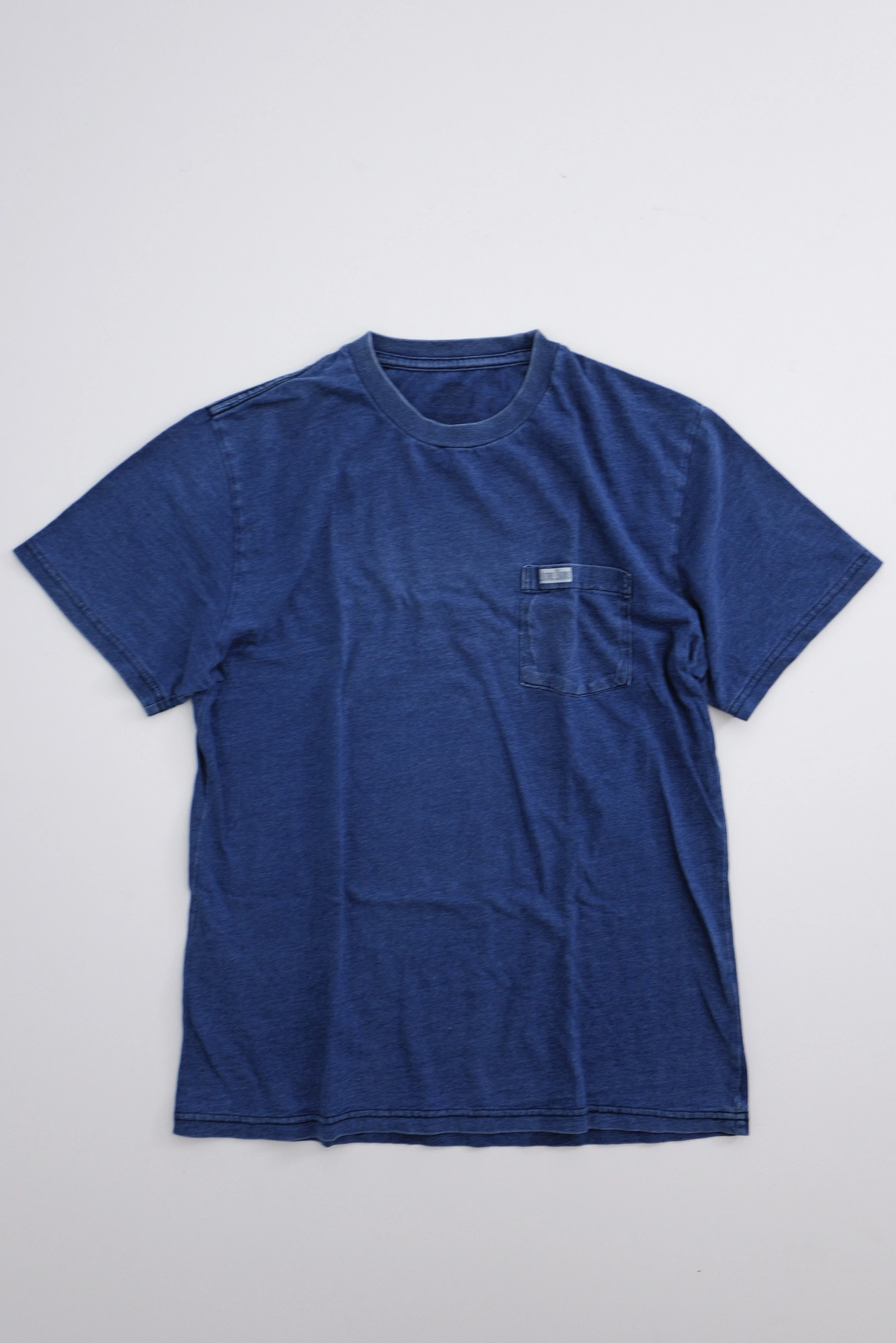 BLUE BLUE JAPAN Tee shirt Marine vintage, passéist — photo 5