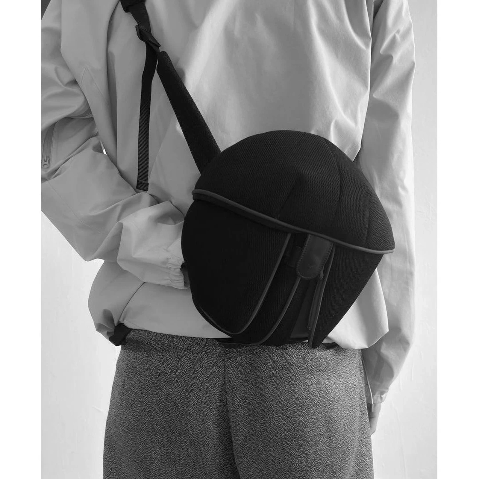 ISSEY MIYAKE Sac Noir vintage, passéist — photo 4