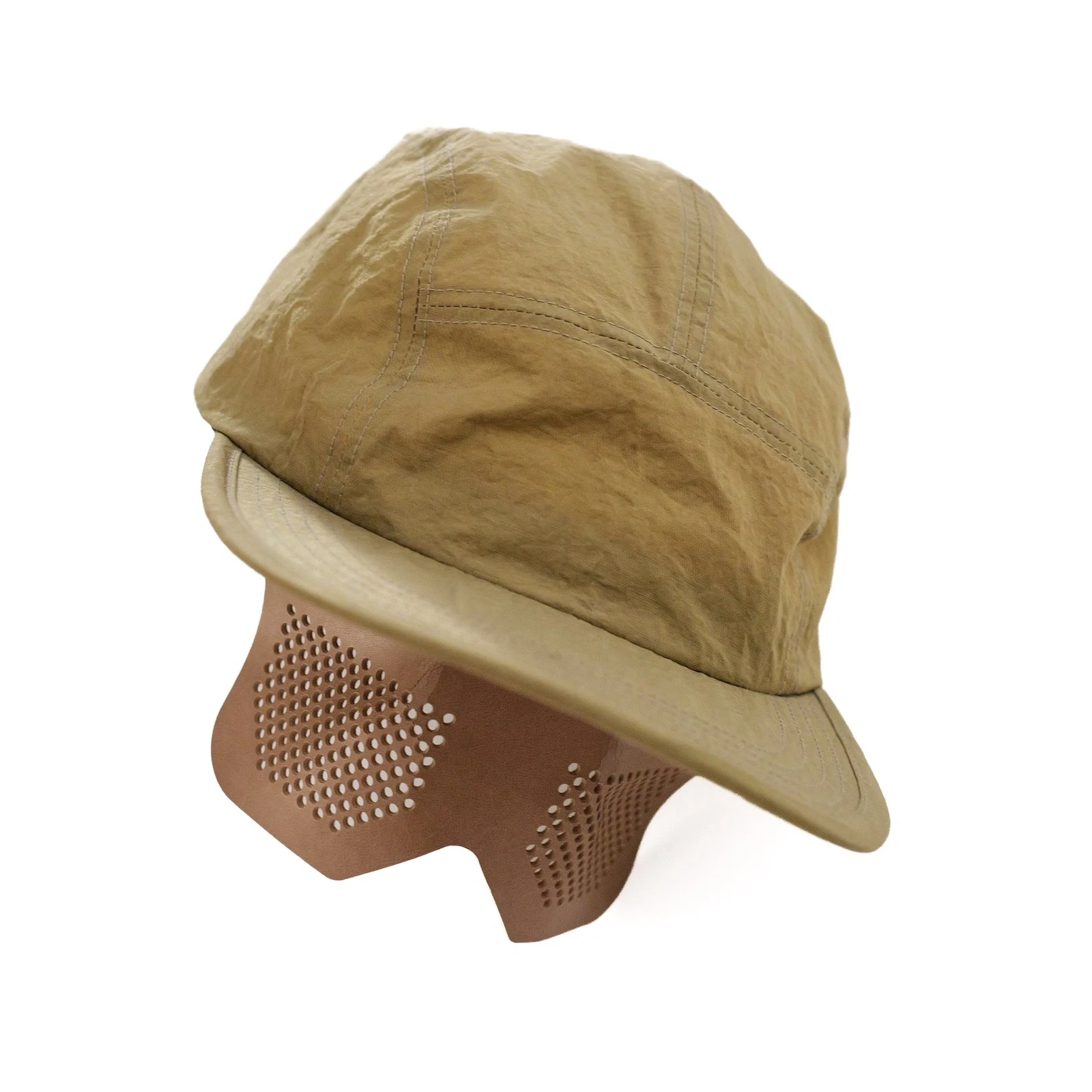 ISSEY MIYAKE Chapeau / bonnet Camel vintage, passéist — photo 2