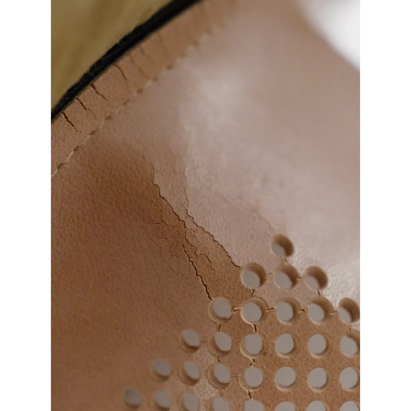 ISSEY MIYAKE Chapeau / bonnet Camel vintage, passéist — photo 12